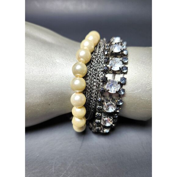 Simply Vera Multi-Strand Pearl & Crystal Bracelet Gunmetal Chain Whimsygoth - Picture 4 of 8